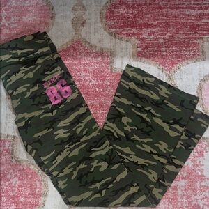 NWTS Women’s Victoria's Secret PINK Camouflage Foldover Flare Leggings size L